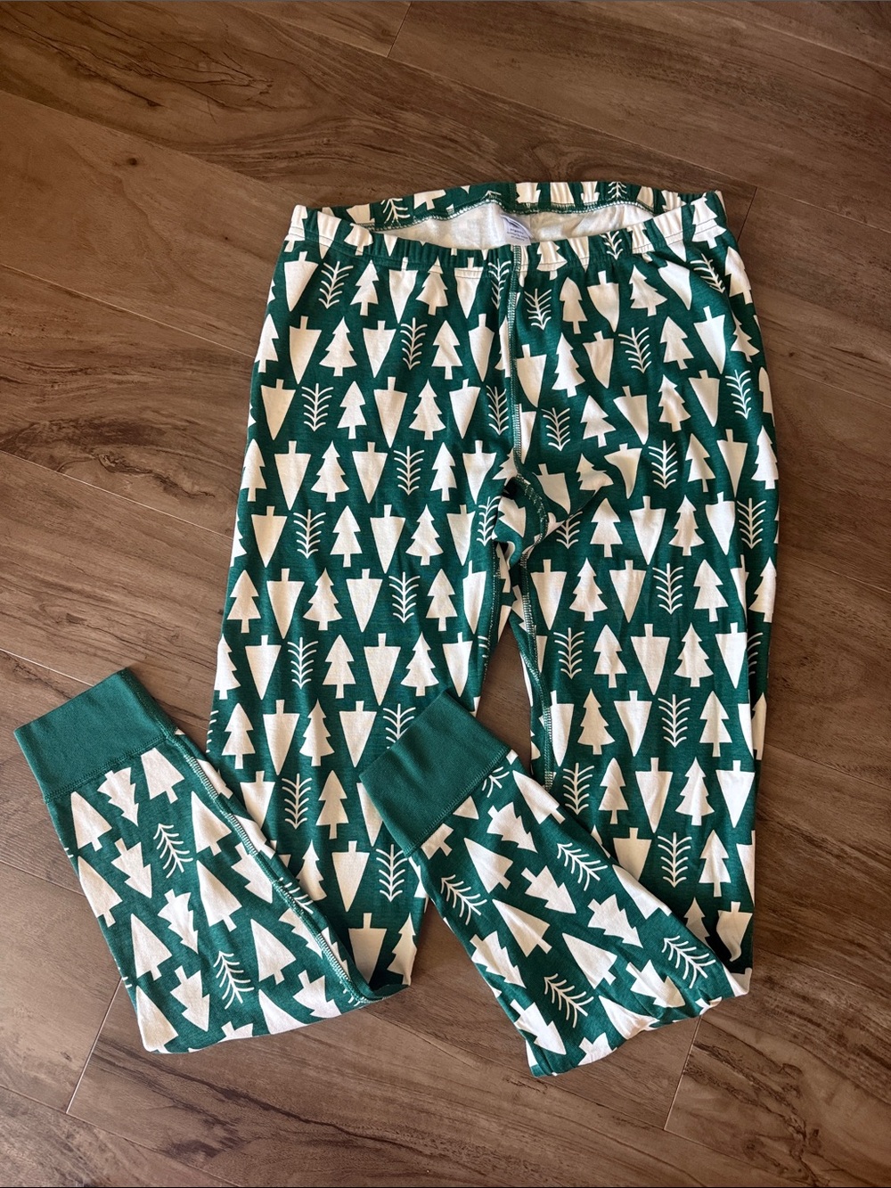 Hanna Andersson Green and White Tree-Pattern Pajama Pants